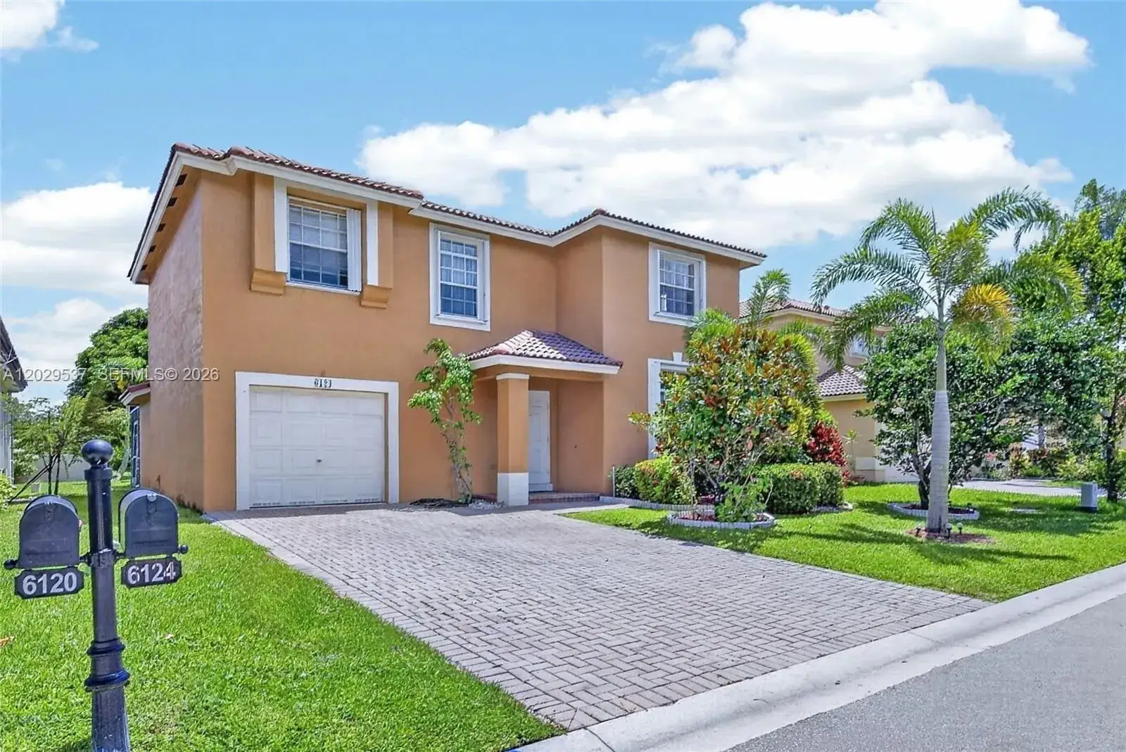 3 bedroom 2 bath Residential for sale at 6124 NW 40th St, Coral Springs FL 33067