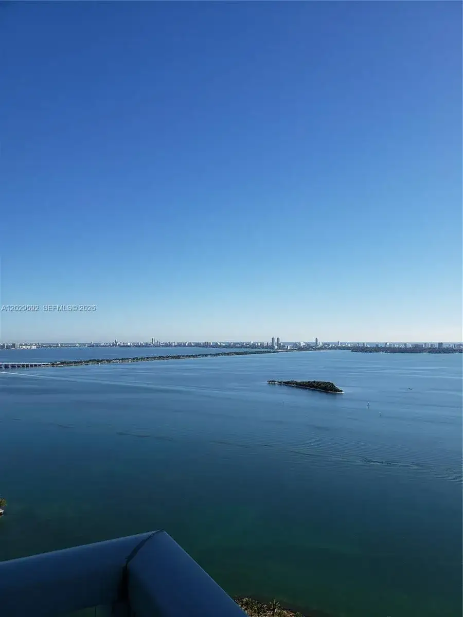 1 bedroom 1 bath Residential for sale at 1900 N Bayshore Dr # 3517, Miami FL 33132
