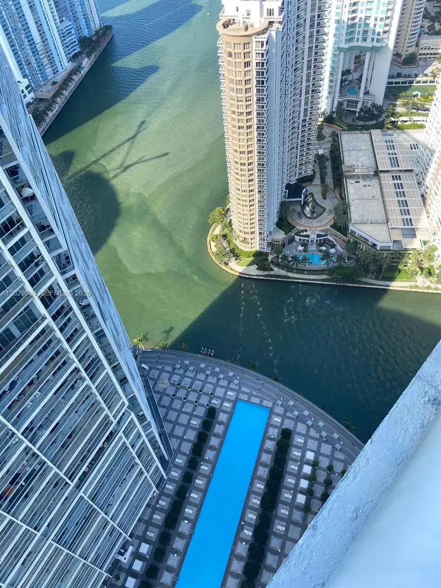 1 bedroom 1 bath Residential Lease for rent at 495 Brickell Ave # 5706, Miami FL 33131