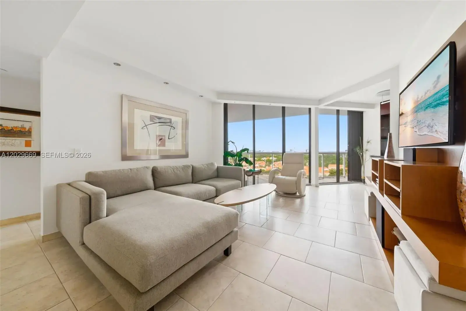 2 bedroom 2 bath Residential for sale at 3610 Yacht Club Dr # 1115, Aventura FL 33180