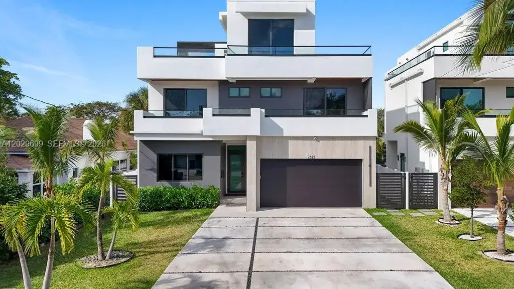 5 bedroom 6 bath Residential Lease for rent at 2613 Center Ave, Fort Lauderdale FL 33308
