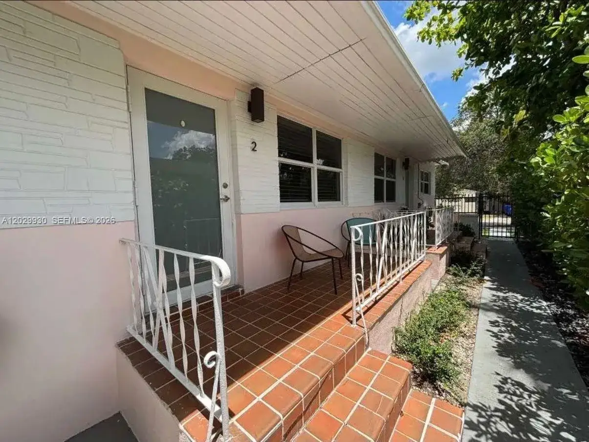 1 bedroom 1 bath Residential Lease for rent at 424 NE 64th St # 2, Miami FL 33138