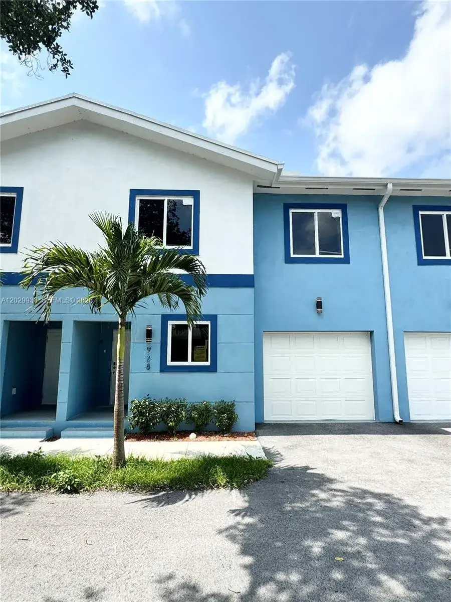 3 bedroom 2 bath Residential Lease for rent at 930 NW 2nd St, Fort Lauderdale FL 33311