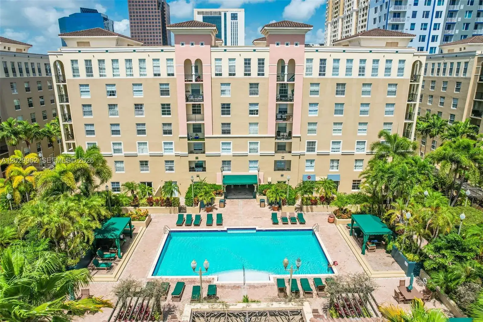 1 bedroom 1 bath Residential for sale at 520 SE 5th Ave # 1307, Fort Lauderdale FL 33301