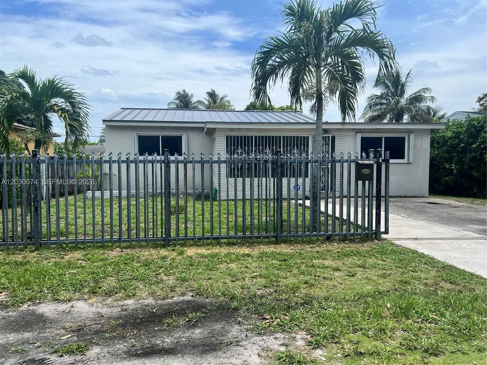3 bedroom 2 bath Residential for sale at 250 NE 160th St, Miami FL 33162