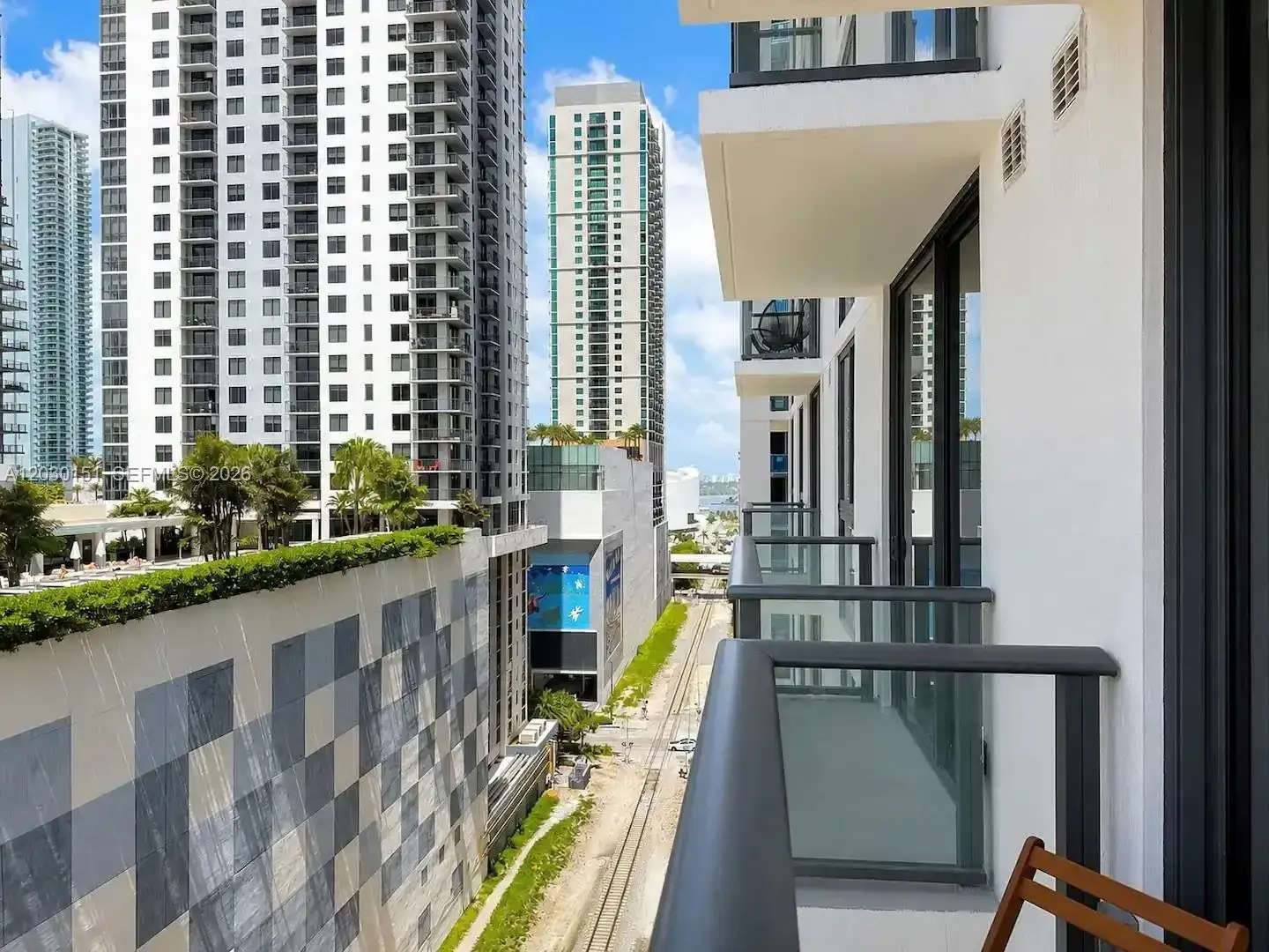 1 bedroom 1 bath Residential for sale at 11 NE 6th St # 1212, Miami FL 33132
