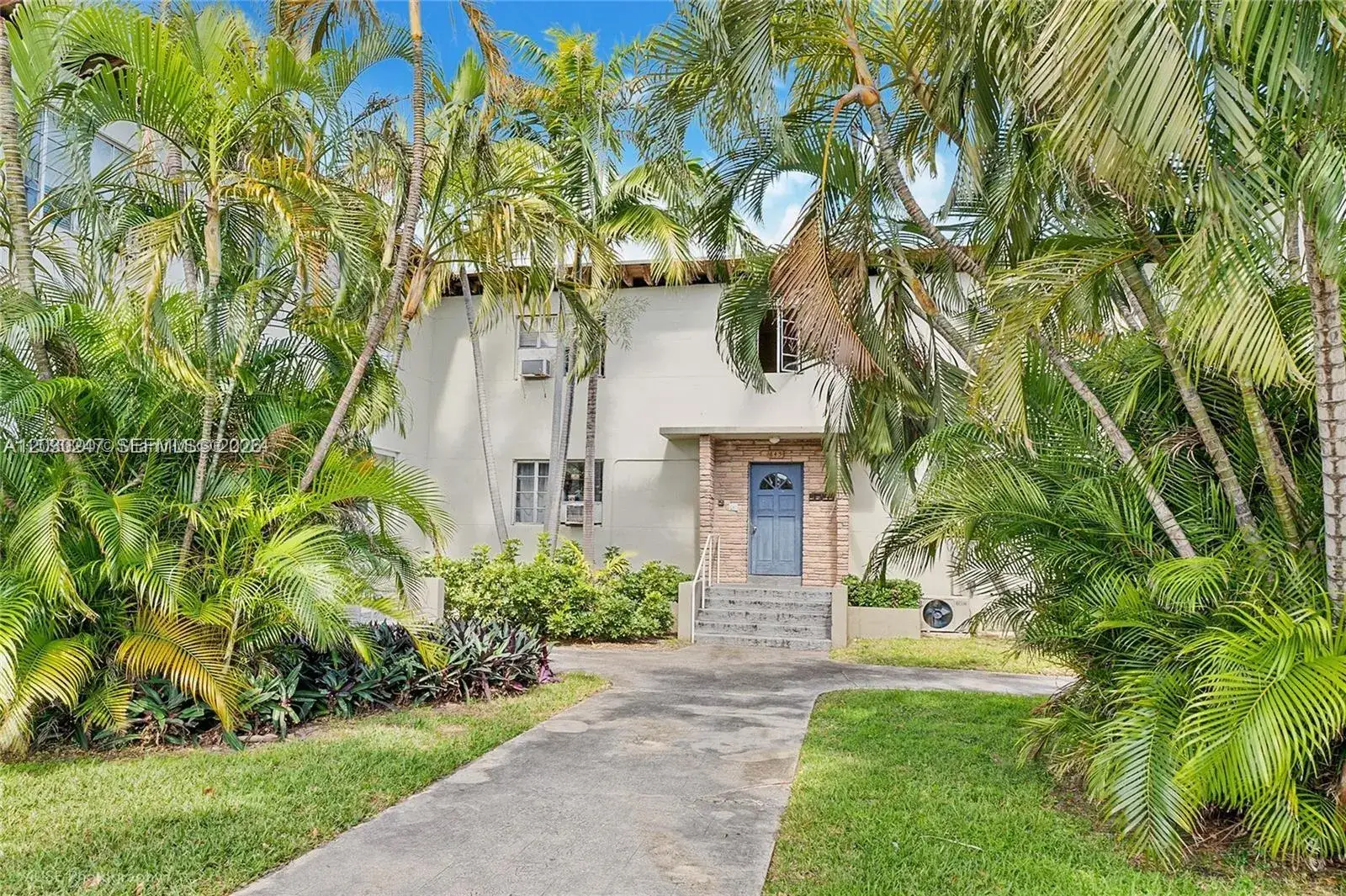 1 bedroom 1 bath Residential for sale at 8320 Crespi Blvd # 11, Miami Beach FL 33141
