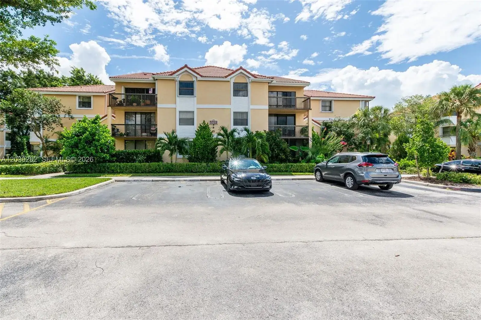 2 bedroom 2 bath Residential Lease for rent at 5721 Riverside Dr, Coral Springs FL 33067