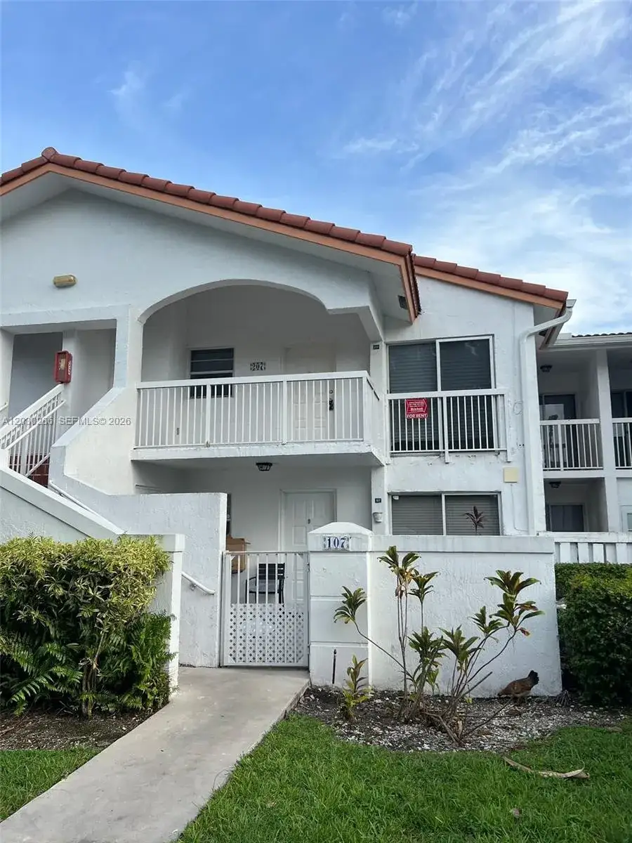 2 bedroom 2 bath Residential Lease for rent at 15315 SW 76th Ter # 207, Miami FL 33193