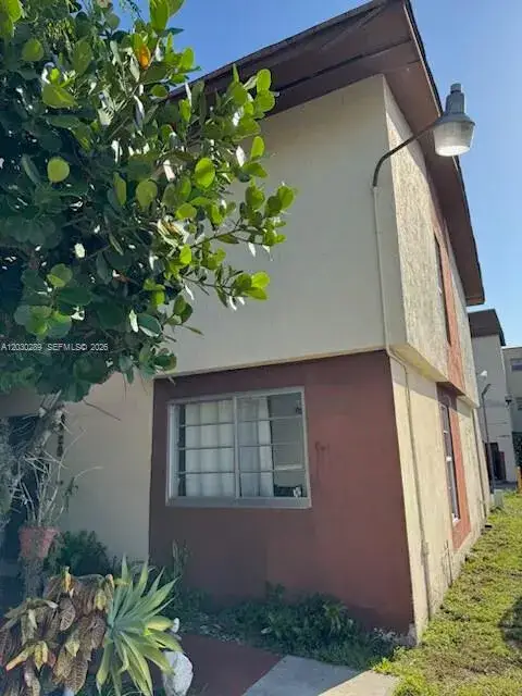 3 bedroom 2 bath Residential for sale at 11 SW 109th Ave # C9, Sweetwater FL 33174
