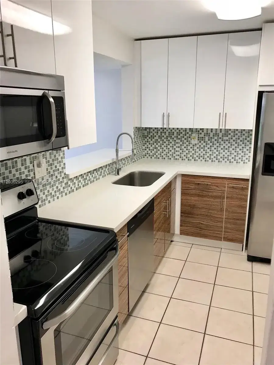 2 bedroom 2 bath Residential Lease for rent at 8015 SW 107th Ave # 120, Miami FL 33173