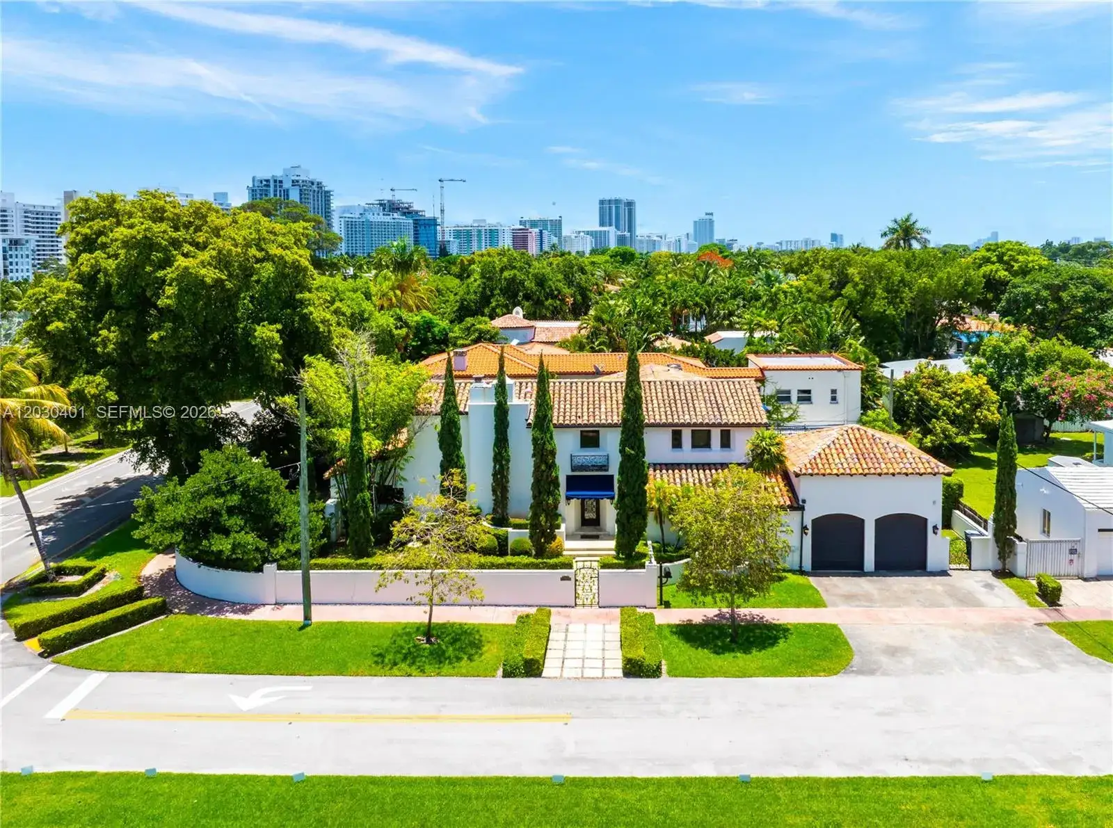 5 bedroom 4 bath Residential for sale at 5860 Pine Tree Dr, Miami Beach FL 33140