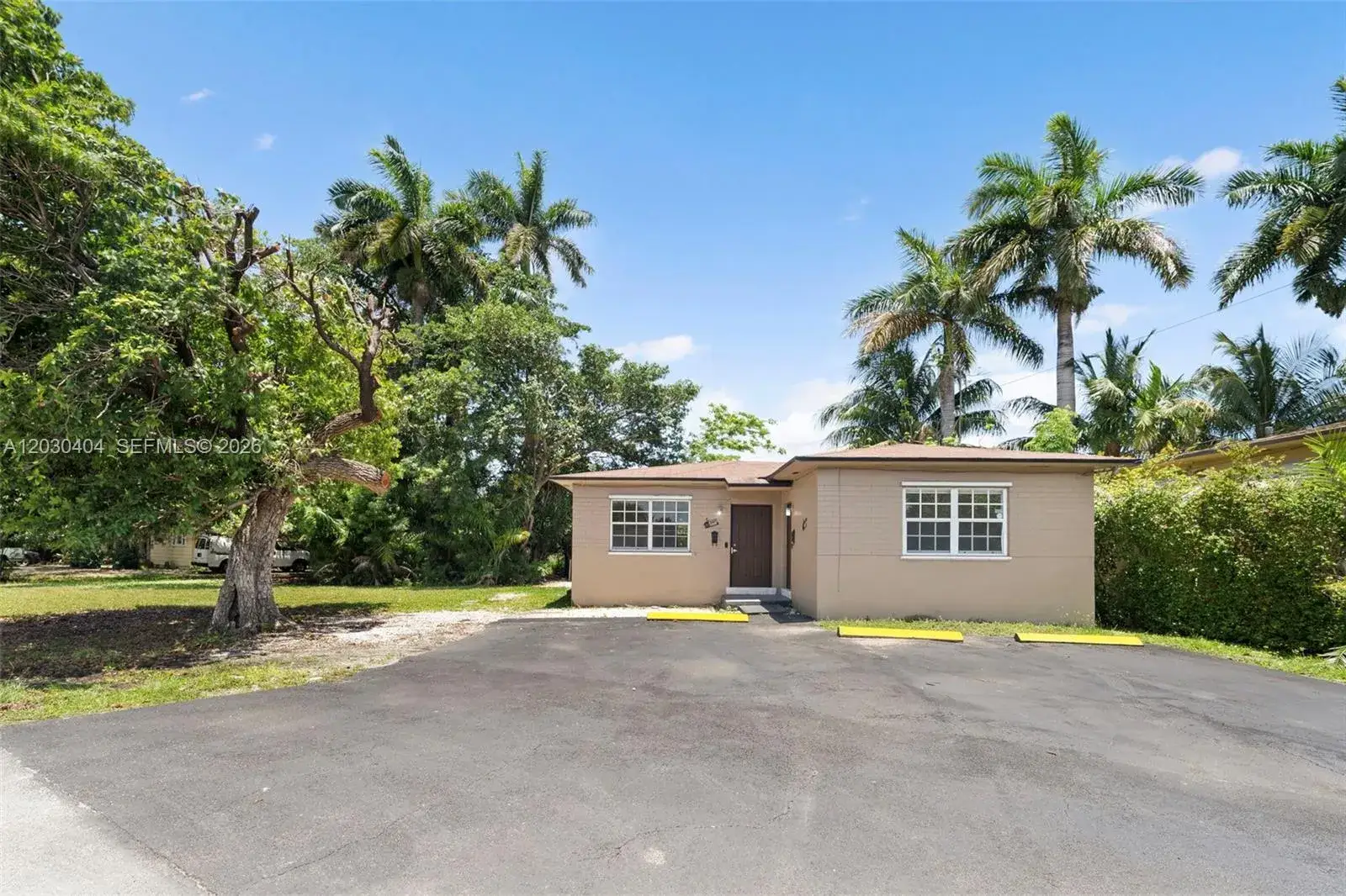 1 bedroom 1 bath Residential Lease for rent at 3211 NW 13th Ter # 3211, Miami FL 33125