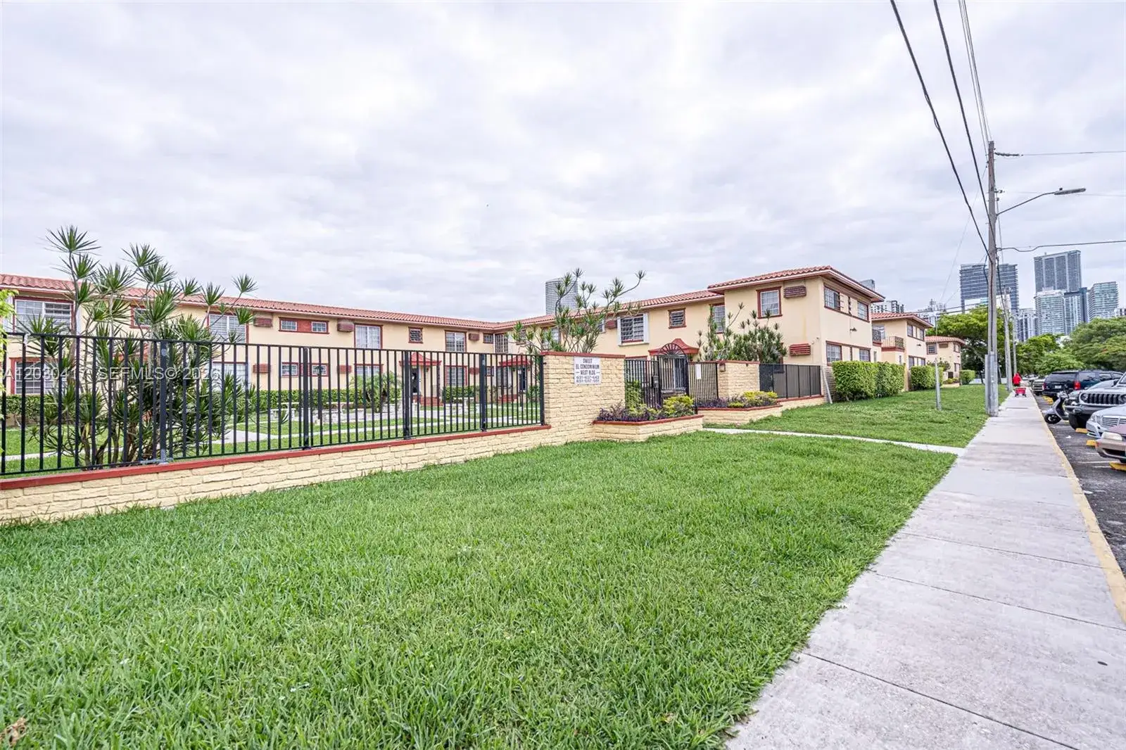 1 bedroom 1 bath Residential Lease for rent at 637 SW 11th St # 6W, Miami FL 33129
