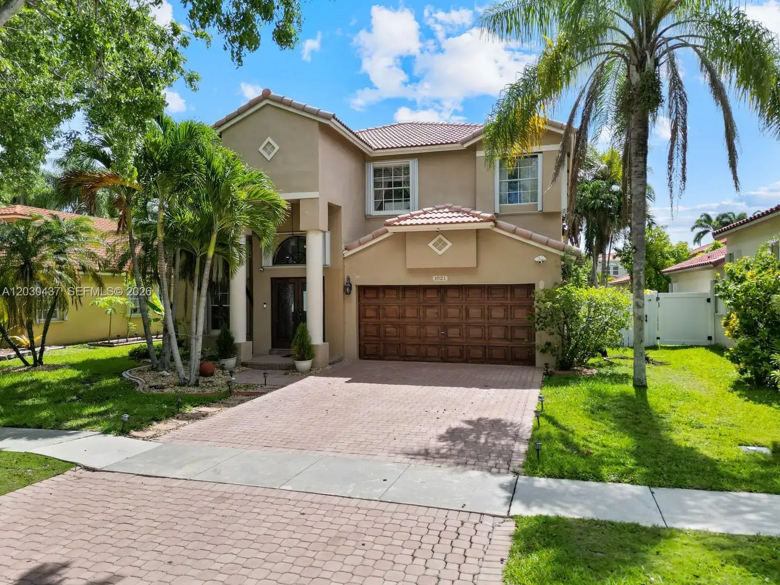 5 bedroom 3 bath Residential for sale at 1021 NW 185th Ter, Pembroke Pines FL 33029