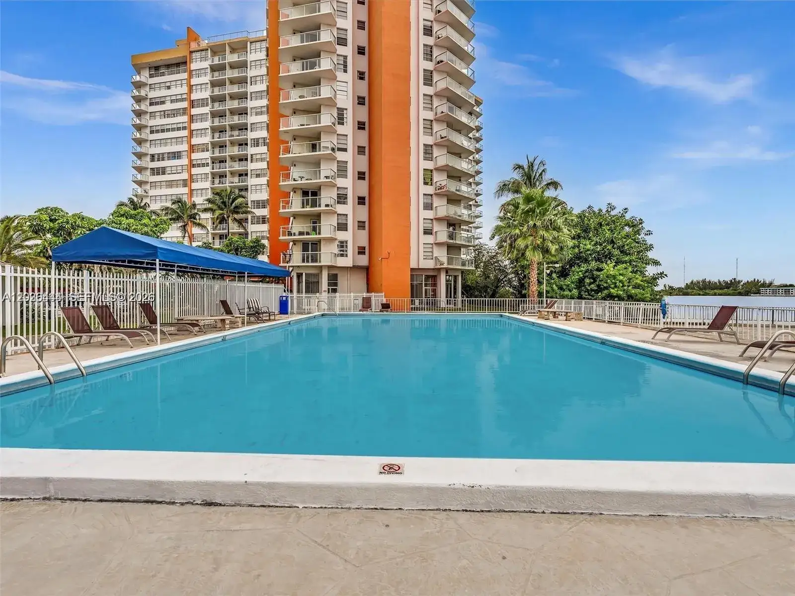 1 bedroom 2 bath Residential Lease for rent at 1301 NE Miami Gardens Dr # 702W, Miami FL 33179