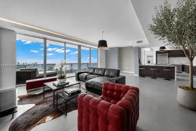 3 bedroom 3 bath Residential for sale at 900 Biscayne Blvd, Miami FL 33132