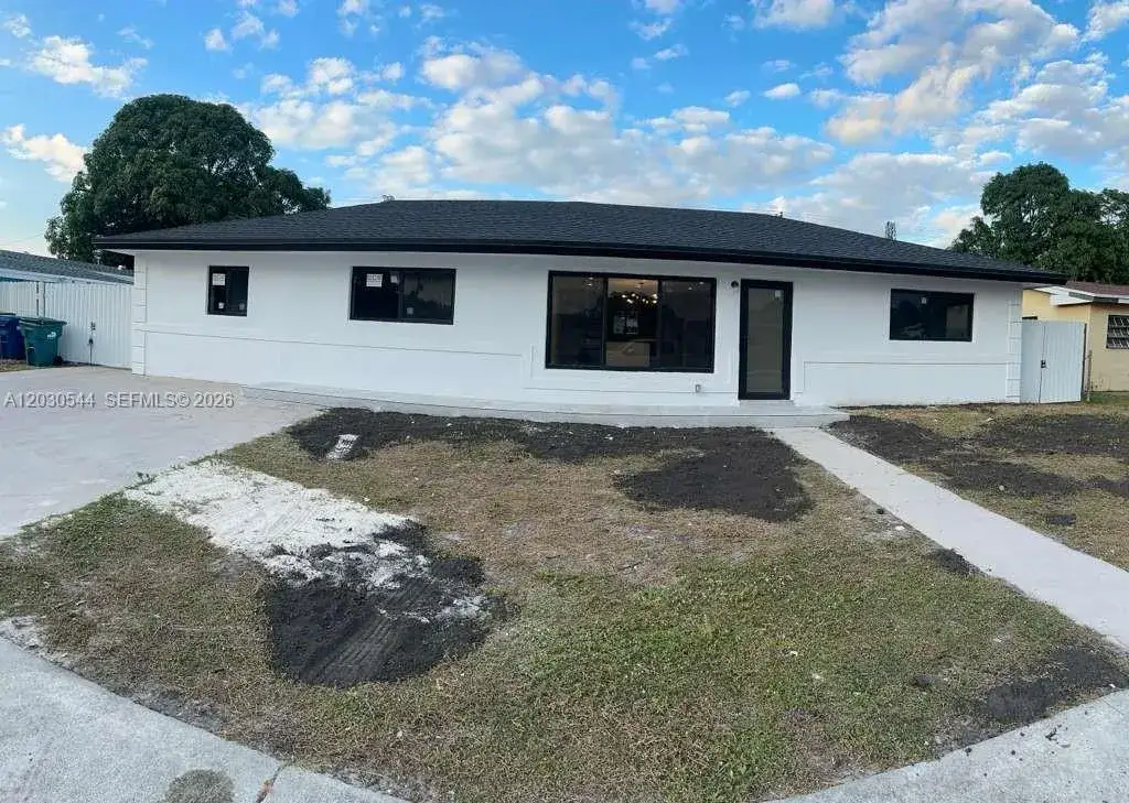 4 bedroom 3 bath Residential Lease for rent at 2041 NW 190th Ter, Miami Gardens FL 33056