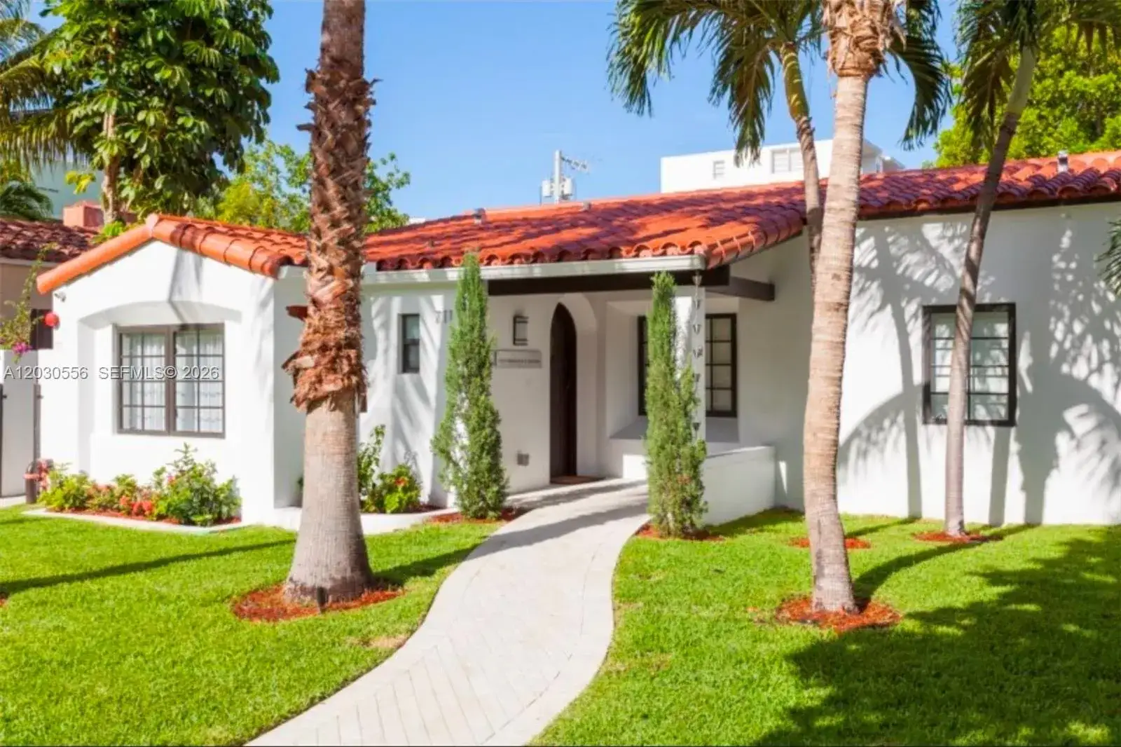 Residential Income for sale at 711 Lenox Ave, Miami Beach FL 33139