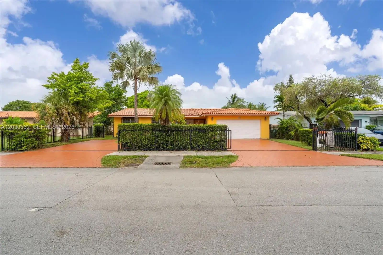 3 bedroom 2 bath Residential for sale at 1320 SW 84th Ave, Miami FL 33144