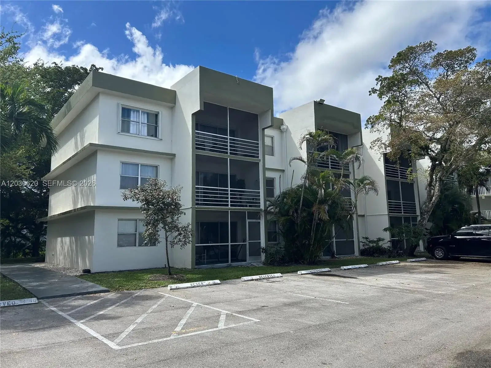 4205 N University Dr # 112, Sunrise FL 33351