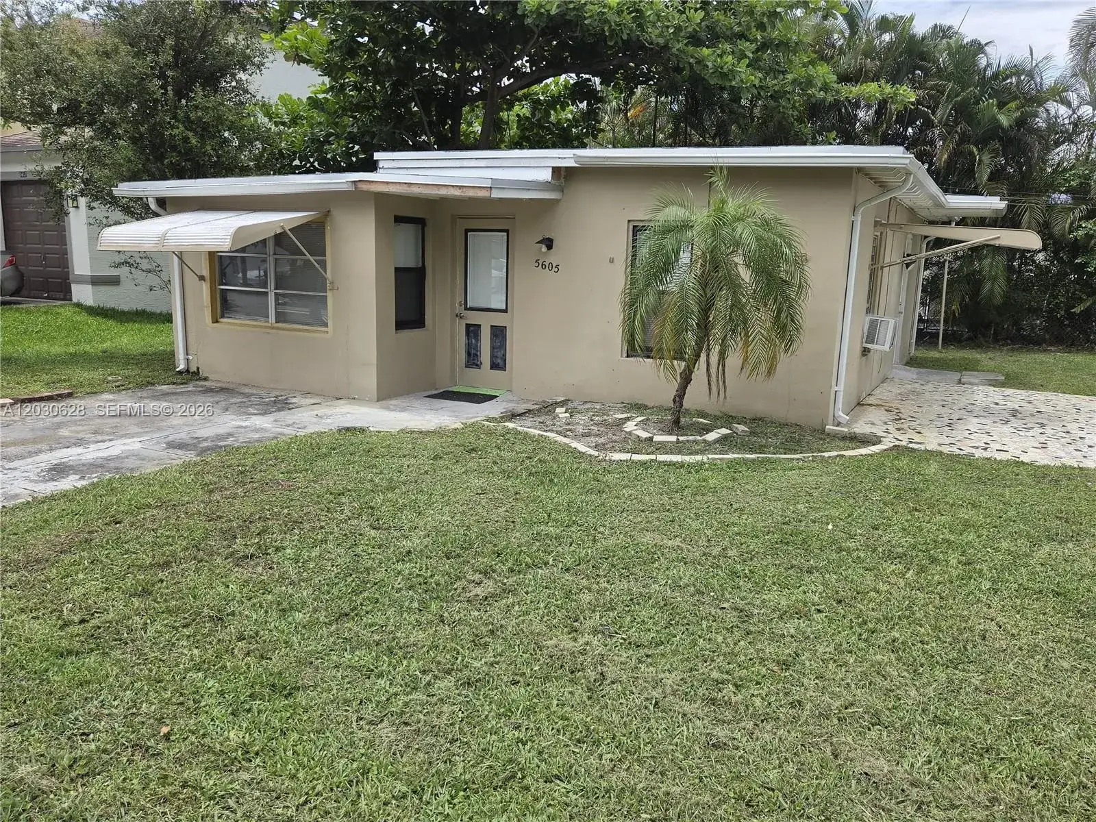 1 bedroom 1 bath Residential Lease for rent at 5605 Taylor St # 1, Hollywood FL 33021