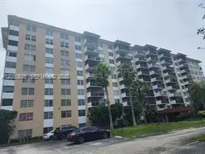 1 bedroom 1 bath Residential Lease for rent at 4174 Inverrary Dr # 911, Lauderhill FL 33319