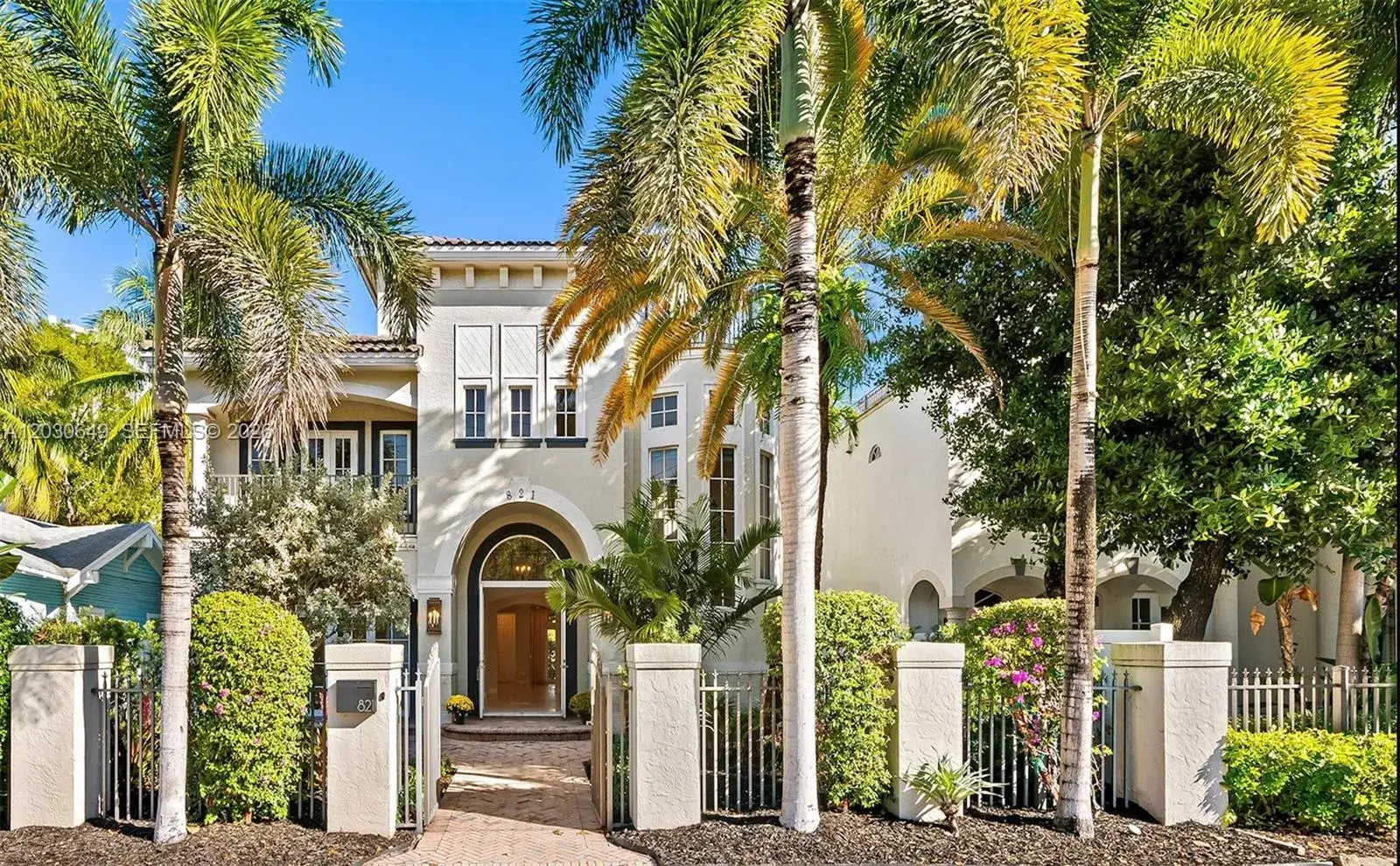 4 bedroom 5 bath Residential for sale at 821 SE 2nd Ct, Fort Lauderdale FL 33301