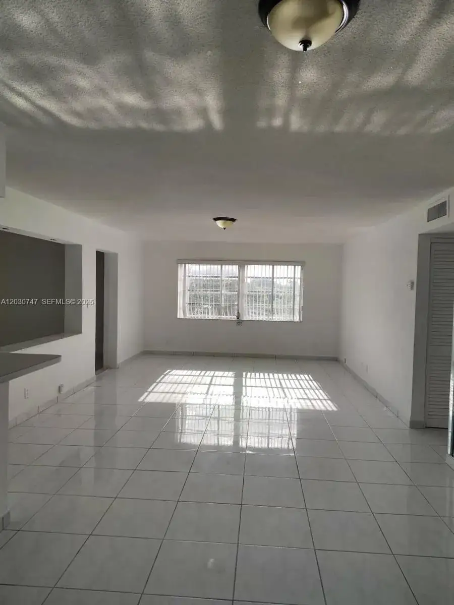 2 bedroom 2 bath Residential for sale at 200 NE 12th Ave # 1C, Hallandale Beach FL 33009