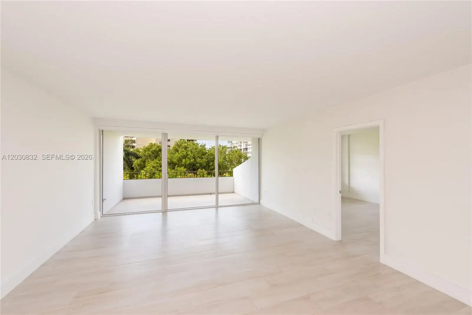 1 bedroom 1 bath Residential for sale at 155 Ocean Lane Dr # 403, Key Biscayne FL 33149