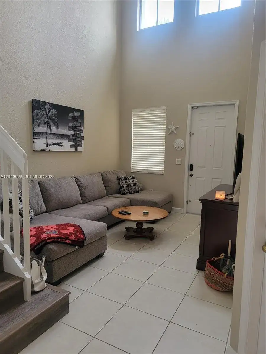 3 bedroom 3 bath Residential Lease for rent at 2407 SE 14th St, Homestead FL 33035