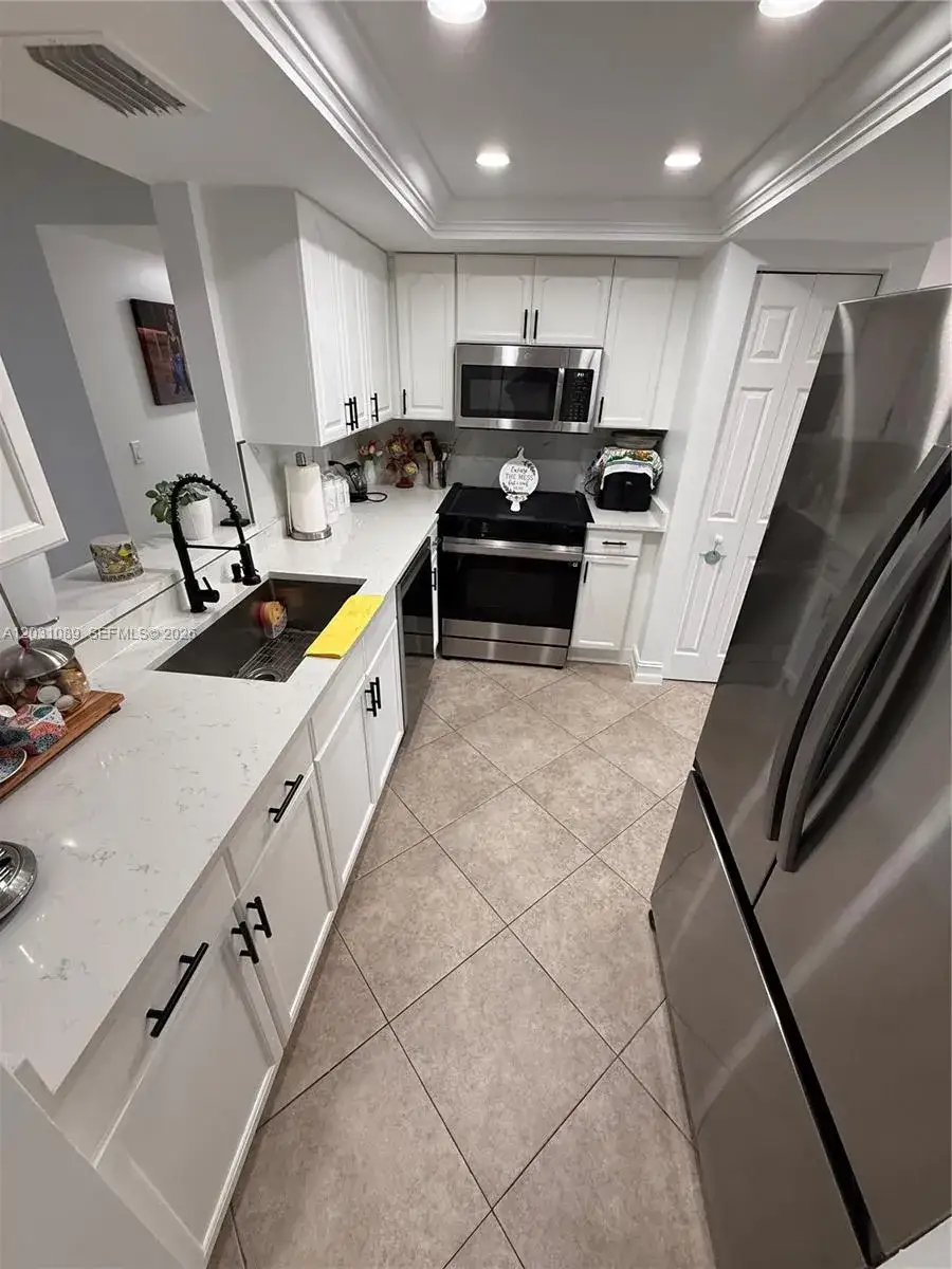 1 bedroom 2 bath Residential for sale at 1020 NW 80th Ave # 104, Margate FL 33063