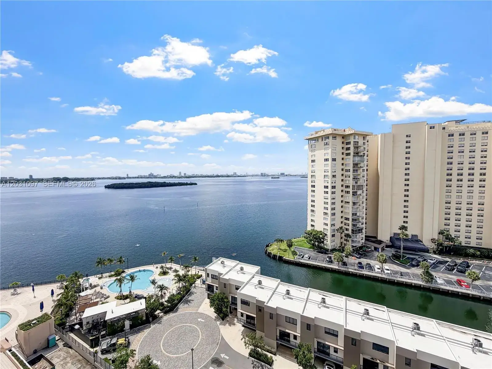 2 bedroom 2 bath Residential Lease for rent at 1800 NE 114th St # 1607, Miami FL 33181