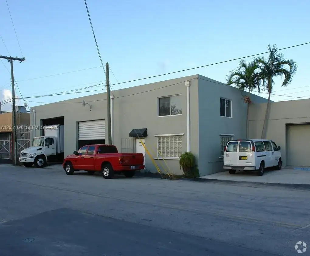 Commercial Sale for sale at 1207 SW 1st Ave, Fort Lauderdale FL 33315