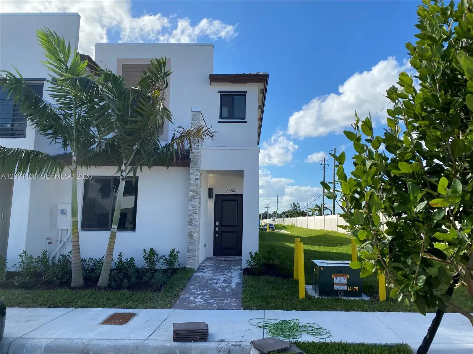3 bedroom 3 bath Residential for sale at 21466 NE 3 Place, Miami FL 33179