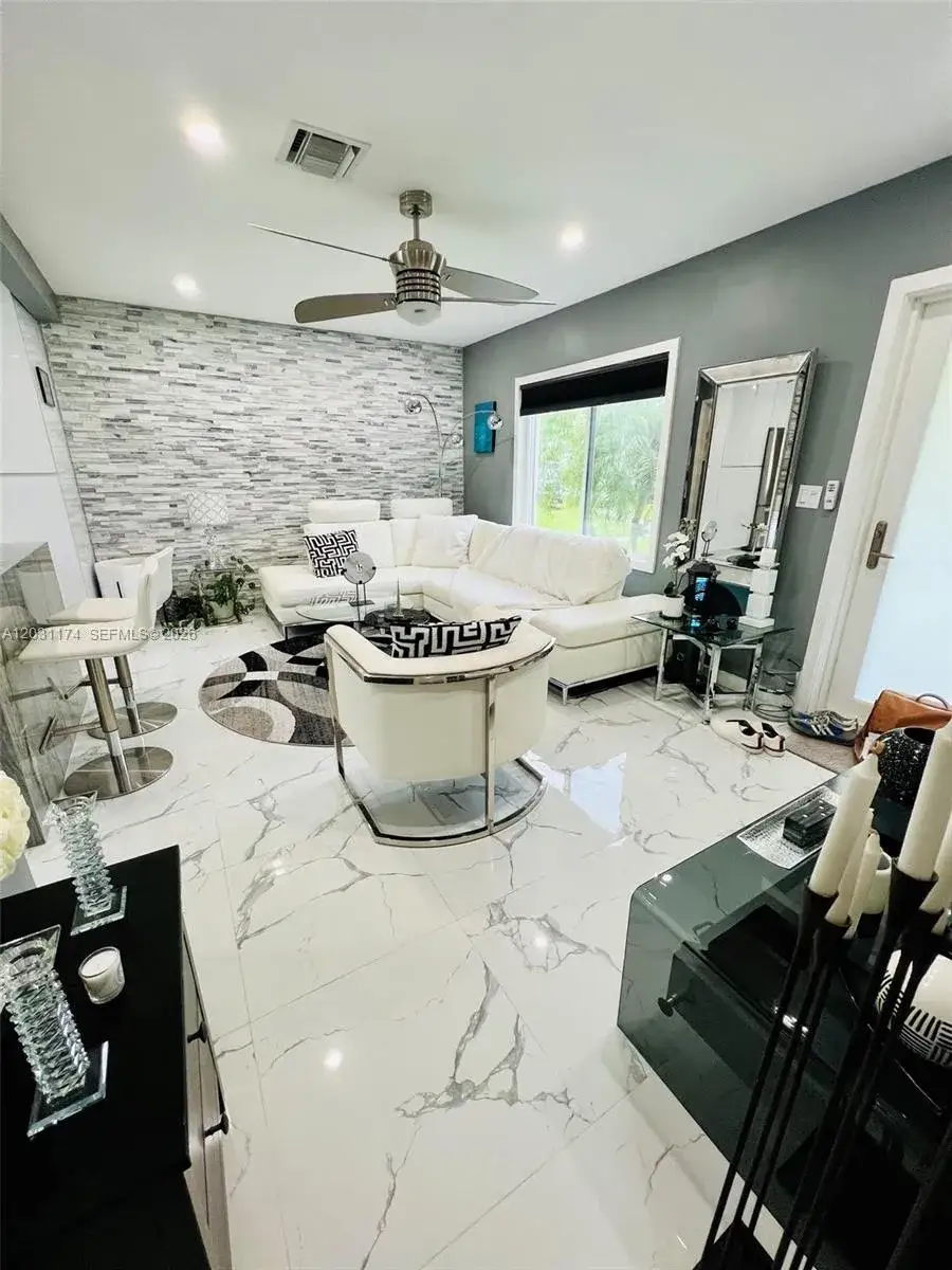 2 bedroom 1 bath Residential Lease for rent at 920 NE 108th St # 0, Biscayne Park FL 33161