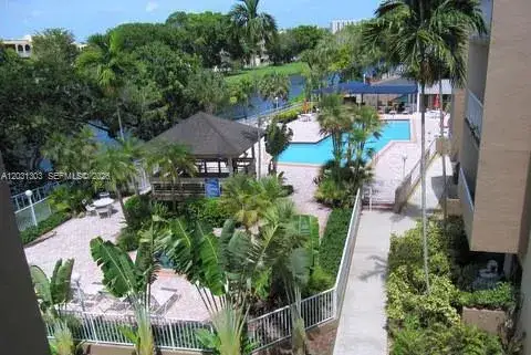 1 bedroom 1 bath Residential Lease for rent at 7747 SW 86th St # 408, Miami FL 33143