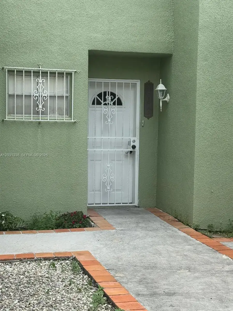 3 bedroom 3 bath Residential Lease for rent at 11173 NW 7th St # 18, Miami FL 33172