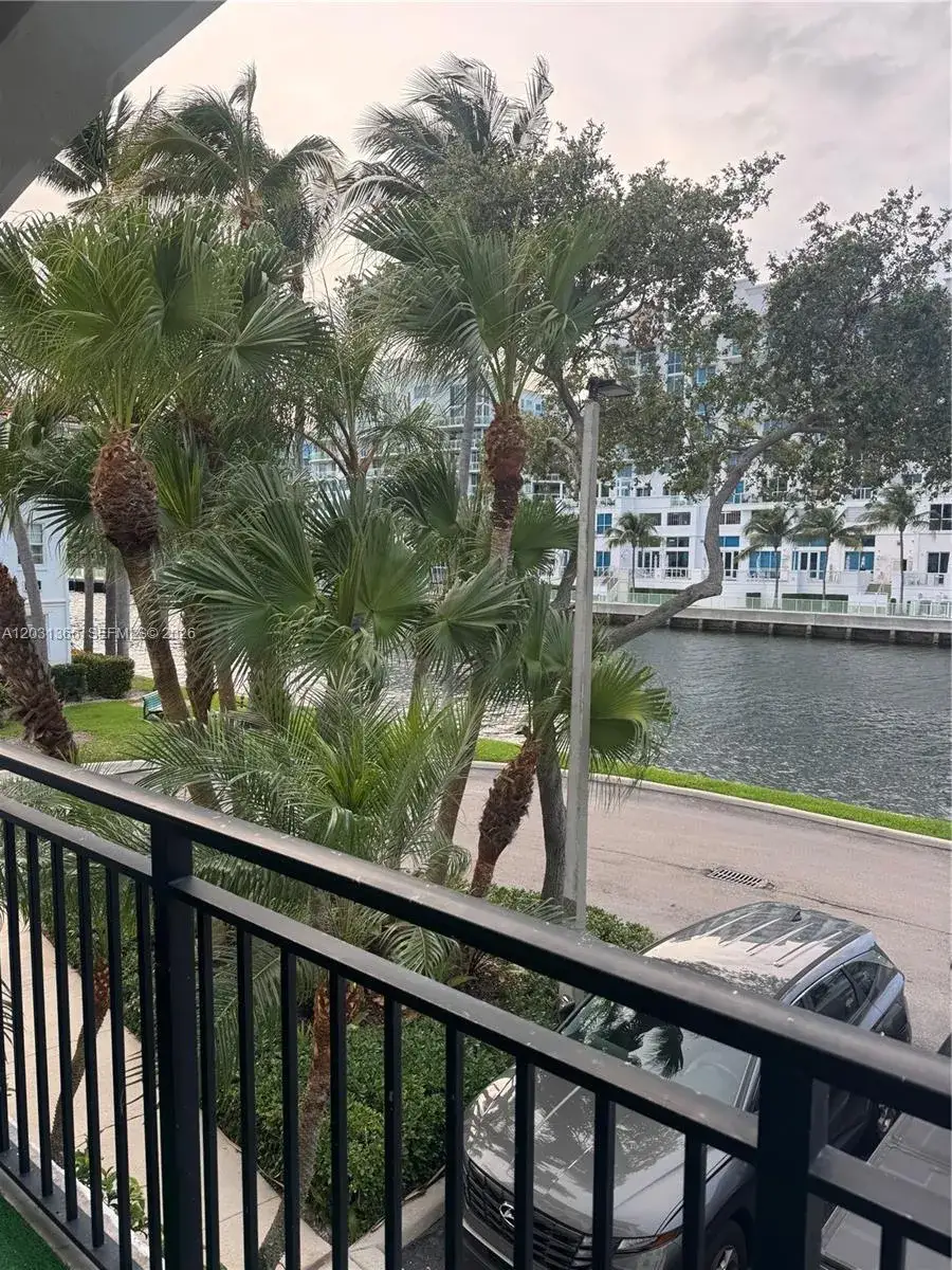 3 bedroom 2 bath Residential Lease for rent at 3215 NE 184th St # 14203, Aventura FL 33160