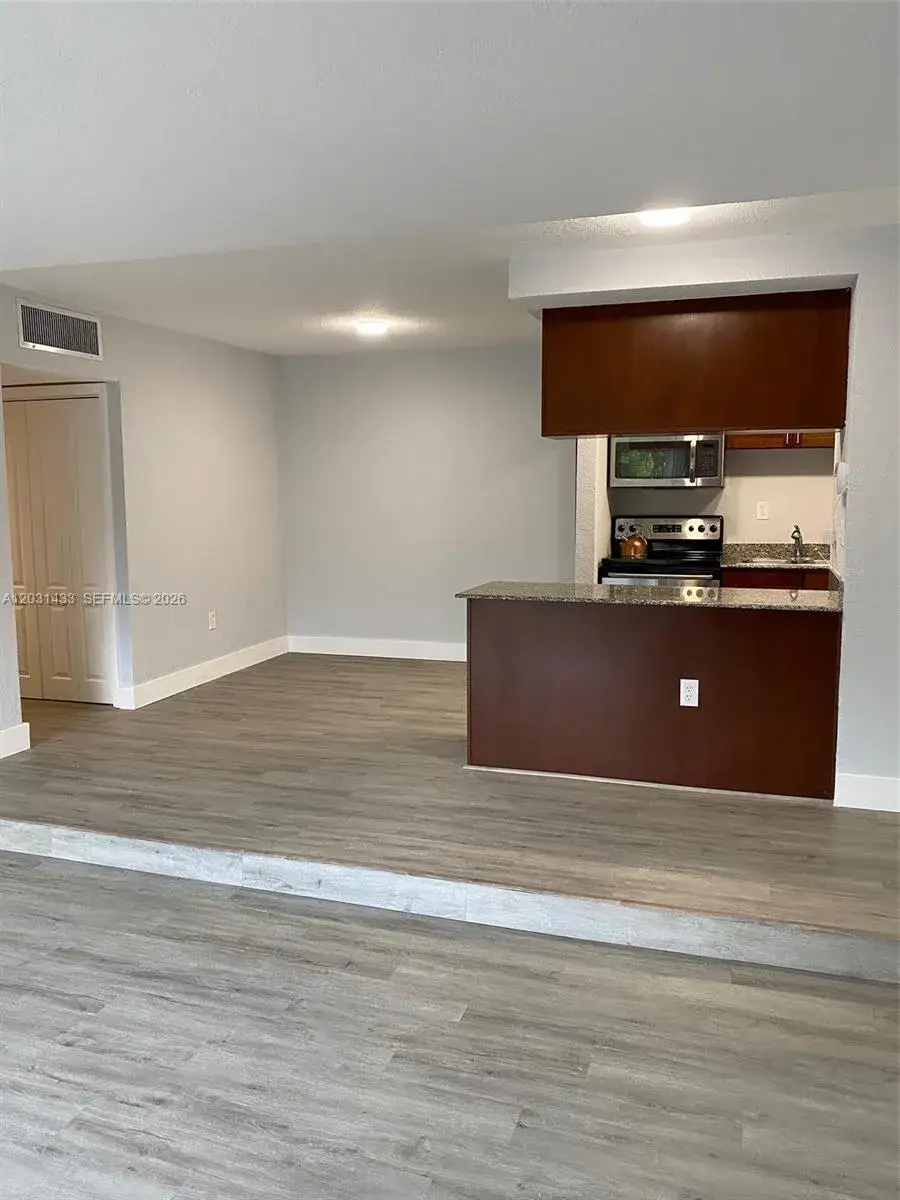 8950 SW 69th Ct # 308, Pinecrest FL 33156