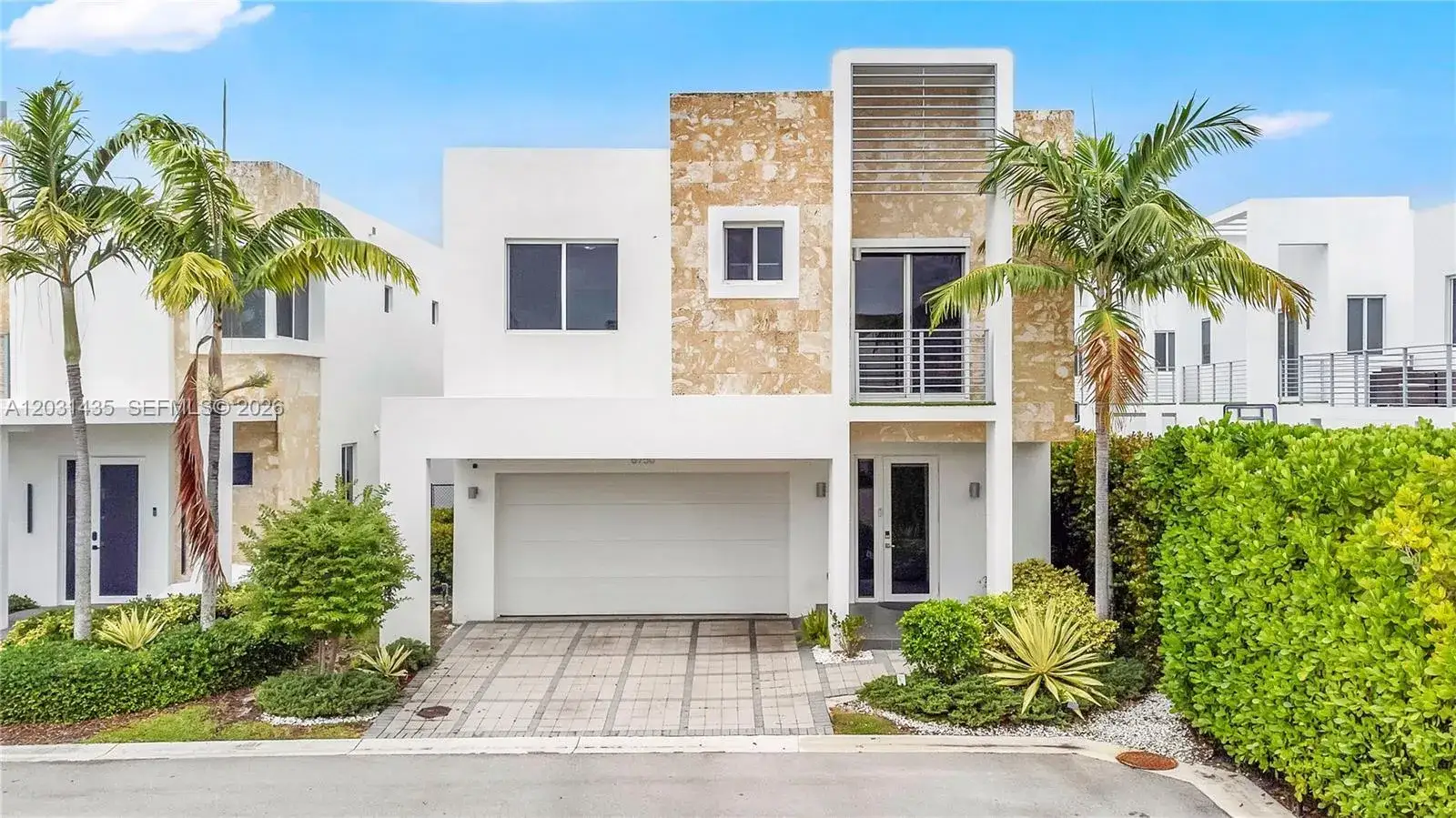 5 bedroom 5 bath Residential for sale at 6750 NW 103rd Ave, Doral FL 33178