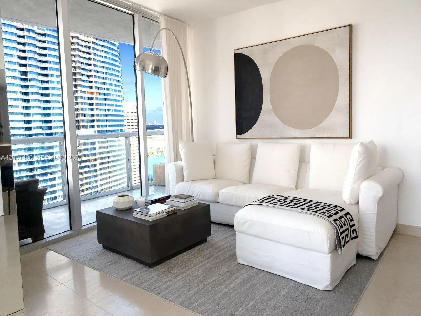 2 bedroom 2 bath Residential Lease for rent at 475 Brickell Ave # 3915, Miami FL 33131