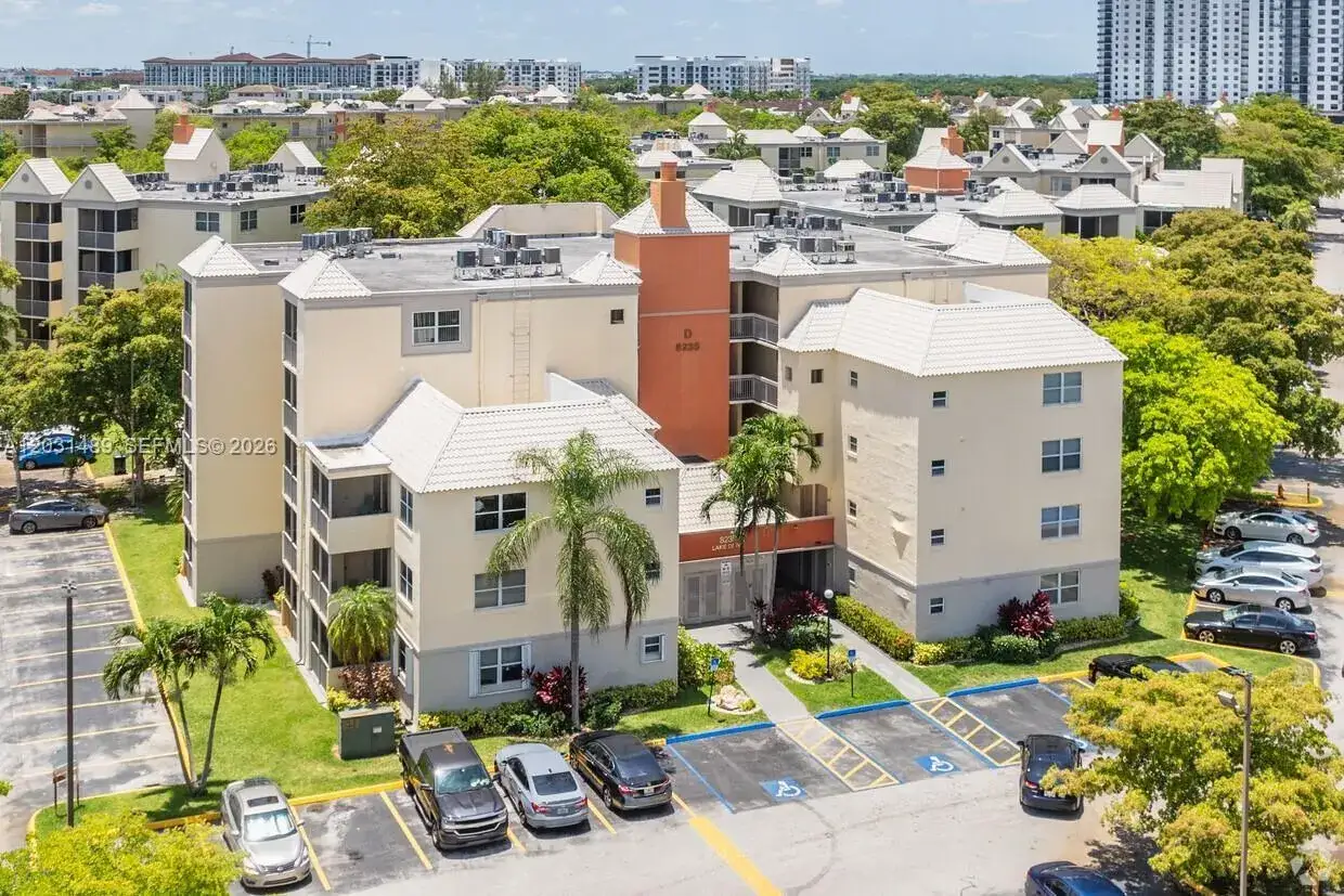 1 bedroom 1 bath Residential Lease for rent at 8333 Lake Dr # 102, Doral FL 33166