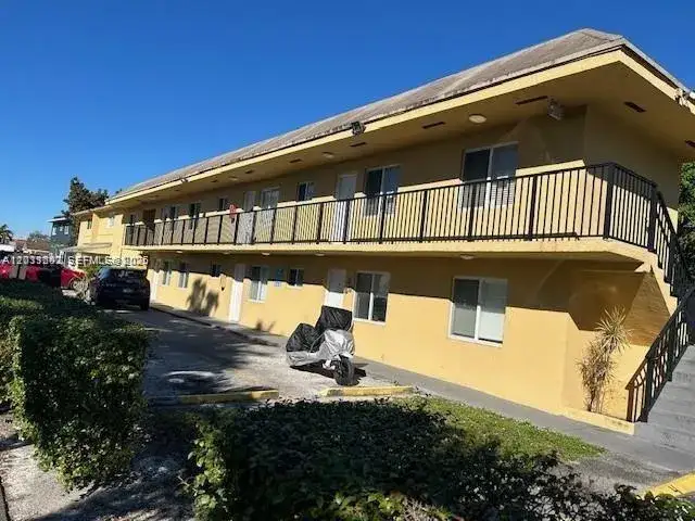 2 bedroom 1 bath Residential Lease for rent at 661 W 81st St # 4, Hialeah FL 33014