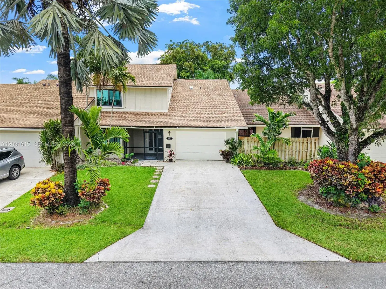 3 bedroom 2 bath Residential for sale at 11870 Donlin Dr, Wellington FL 33414