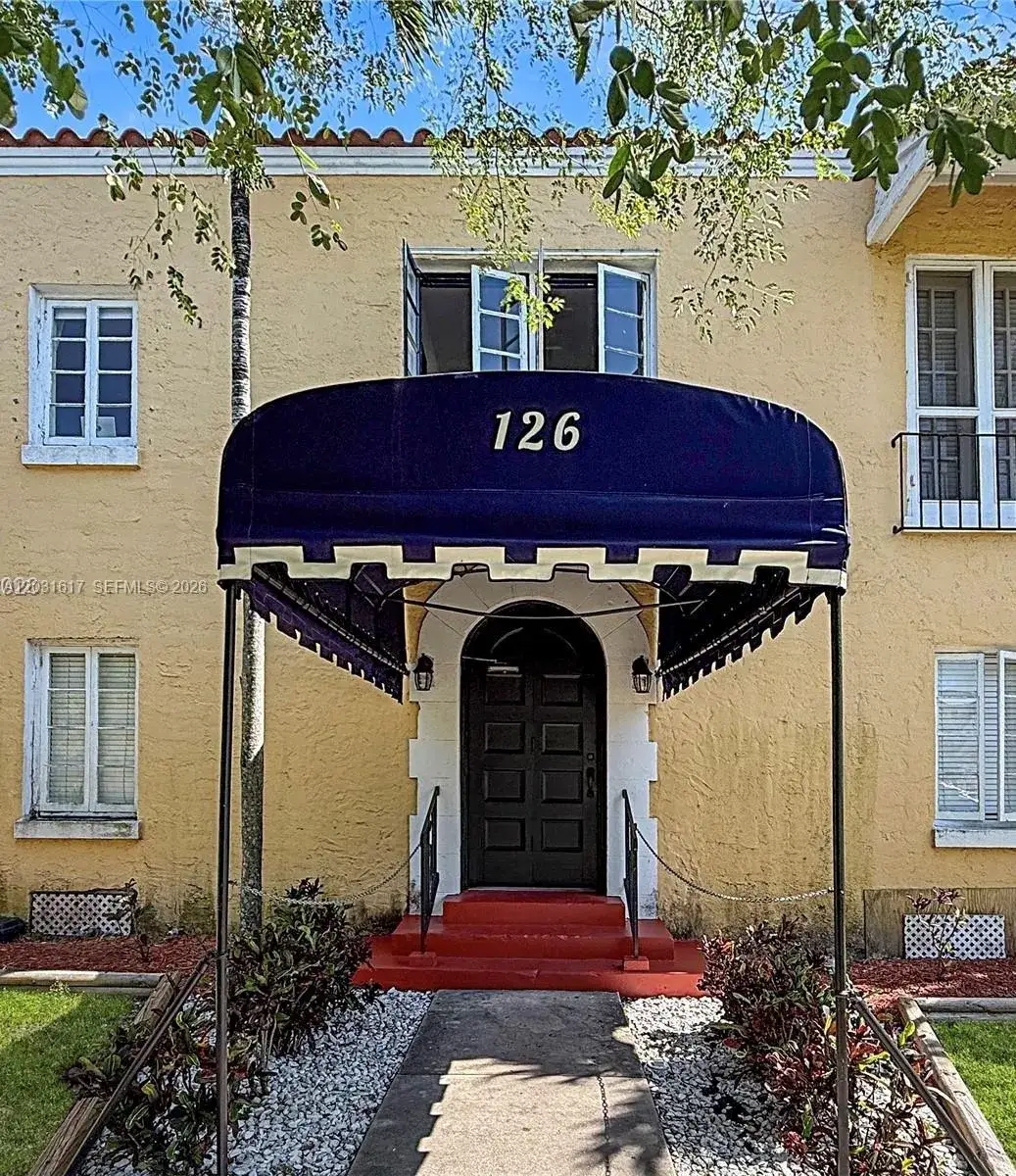 1 bath Residential Lease for rent at 126 Mendoza Ave # 2A, Coral Gables FL 33134