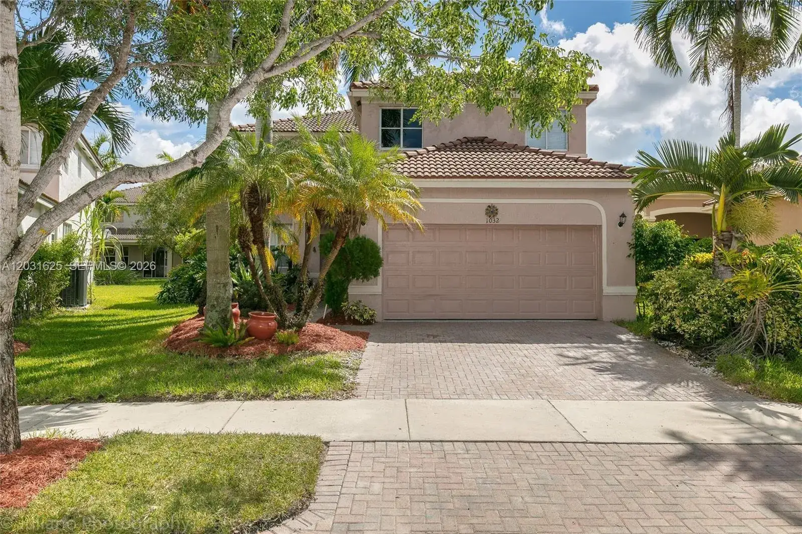 5 bedroom 3 bath Residential for sale at 1032 Silktree Ln, Weston FL 33327