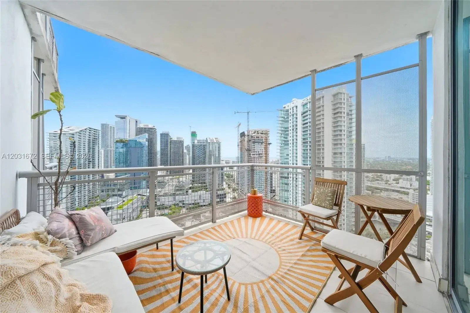 1 bedroom 1 bath Residential for sale at 350 S Miami Ave # 3912, Miami FL 33130
