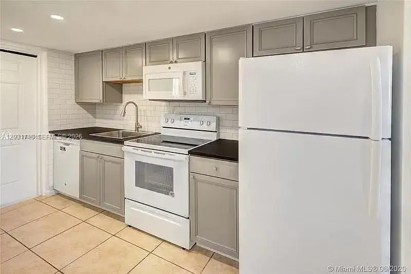 1 bedroom 1 bath Residential for sale at 4121 NW 26th St # T14, Lauderhill FL 33313