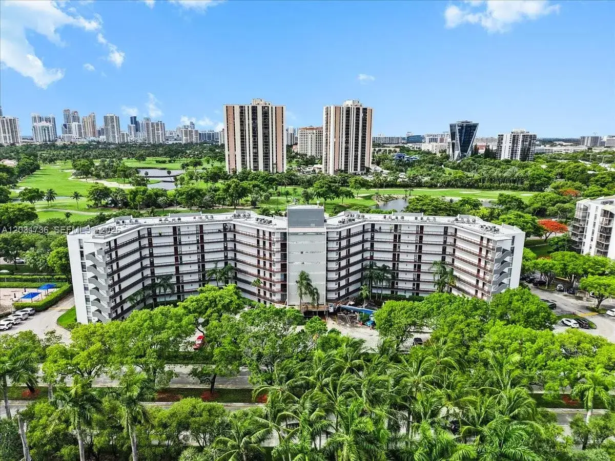 1 bedroom 1 bath Residential for sale at 3101 N Country Club Dr # 209, Aventura FL 33180